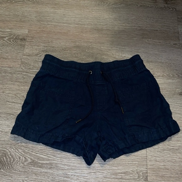 Athleta 100% linen Shorts size 6 navy blue  pull on athletic cotton blend - Picture 2 of 7